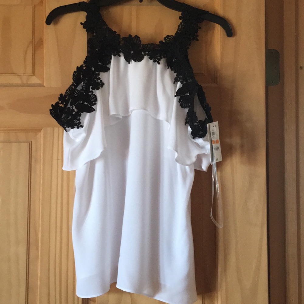 Off shoulder blouse black and white